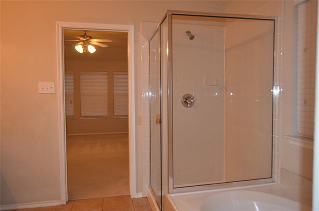 Building Photo - 9604 Sleepy Hollow Dr