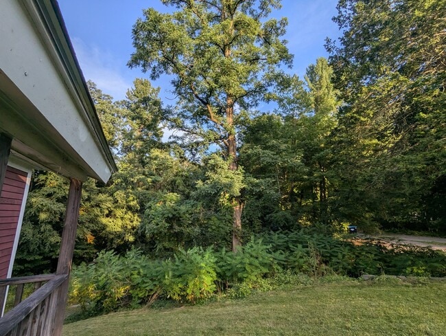 Building Photo - 72 Landmark Hill Dr