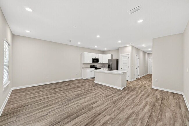 Building Photo - 51 S Main Deck Dr