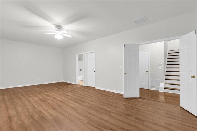 Building Photo - 10870 Brunson Dr