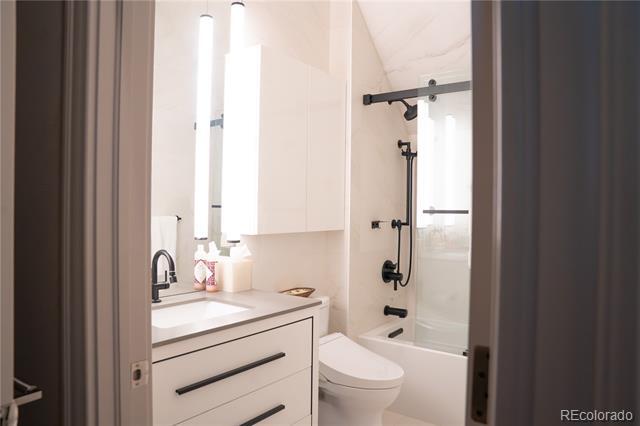 Building Photo - 190 S Glencoe St