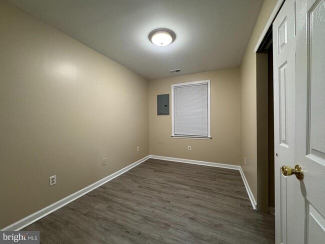 Building Photo - 522 Merchant St