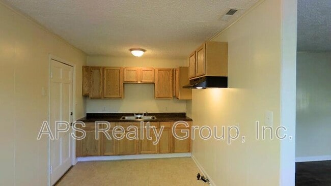 Building Photo - 1020 Meadowbrook Blvd