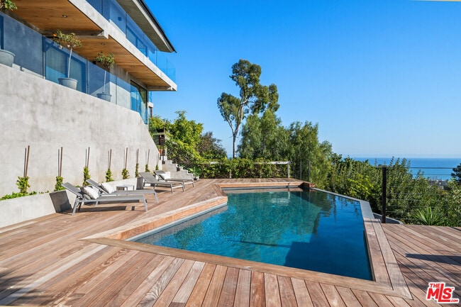 Building Photo - 23812 Malibu Crest Dr