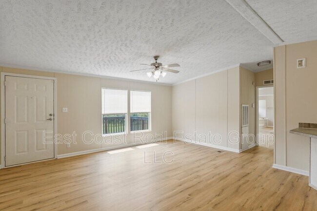 Building Photo - 123 Battlefield Dr