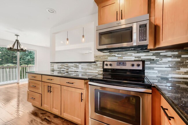 Building Photo - 4bd/2.75ba Renton Home