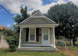 Building Photo - 2351 NW 18th St