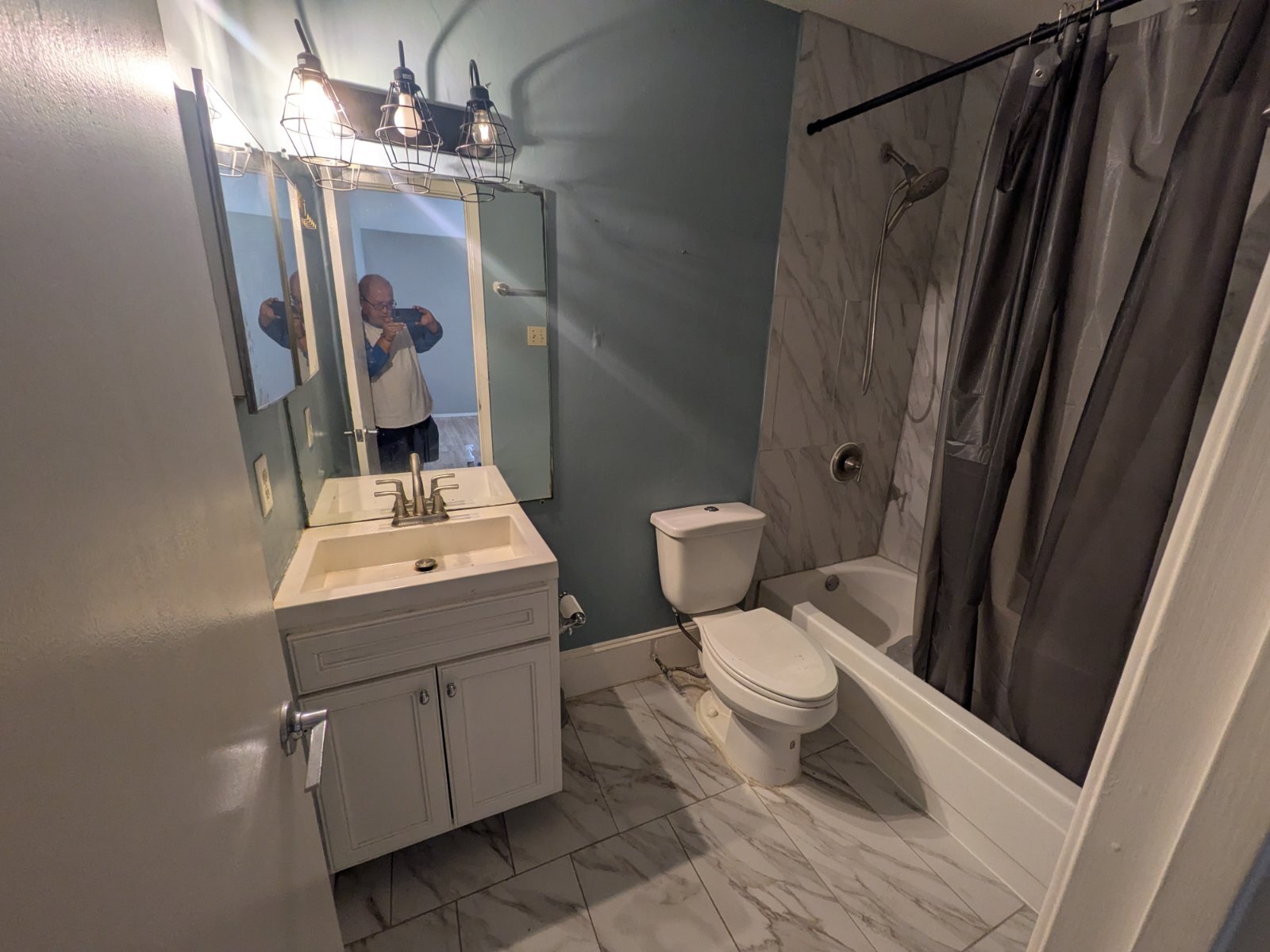 Building Photo - 10603 S Wilcrest Dr