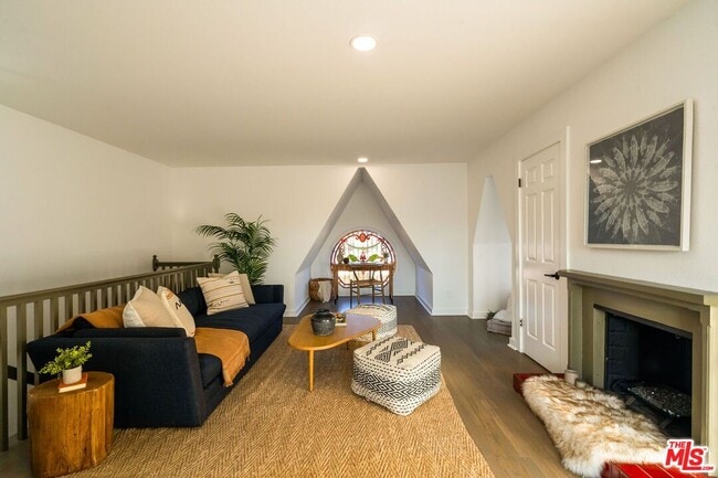 Building Photo - 2622 2nd St