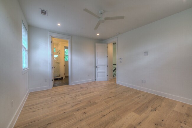 Building Photo - 1205 W 22nd St