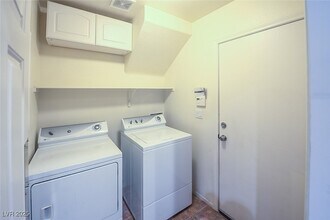 Building Photo - 7270 Bird Cherry St