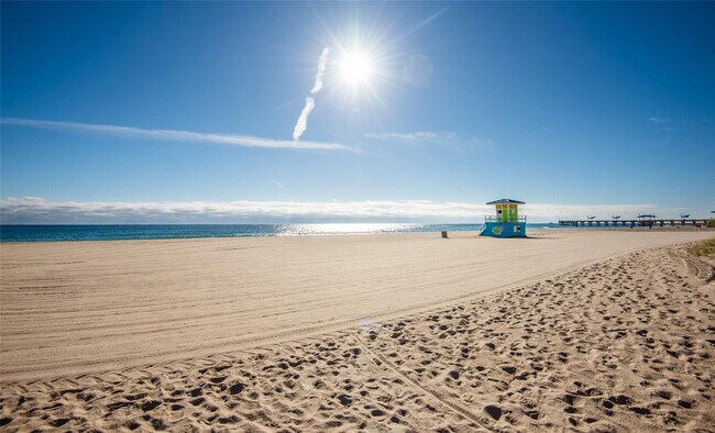 Building Photo - 3236 NE 5th St