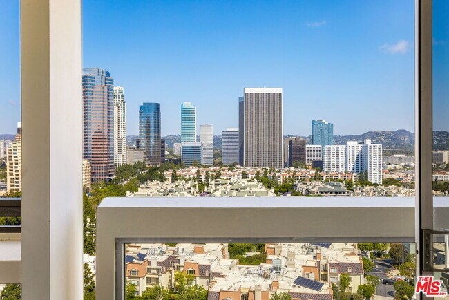 Building Photo - 2222 Ave of the Stars