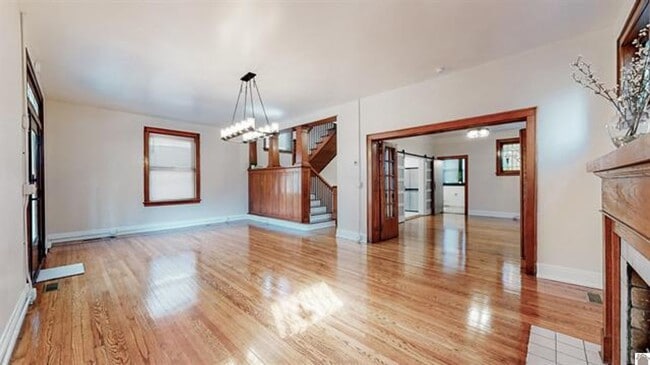 Building Photo - AVAILABLE NOW!  Beautiful Historic Home Fo...