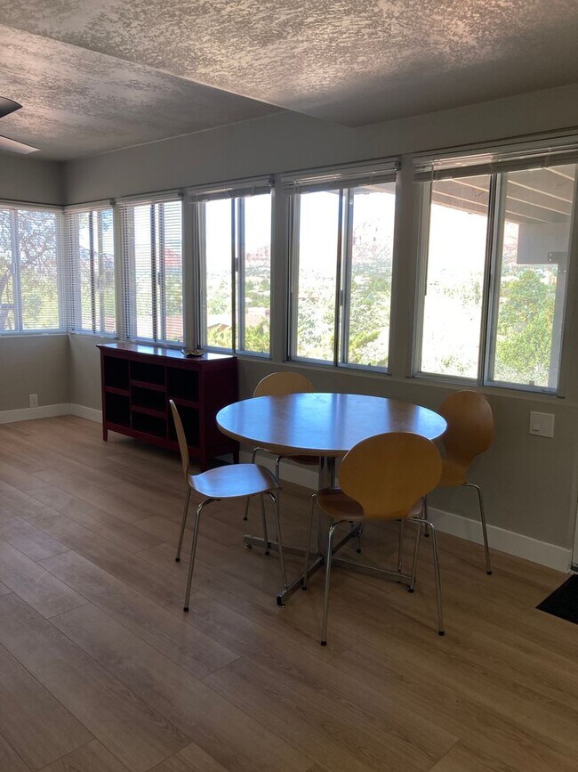 Building Photo - Spectacular, Panoramic Red Rock Views in West Sedona