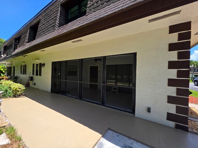 Building Photo - 9460 SW 61st Way