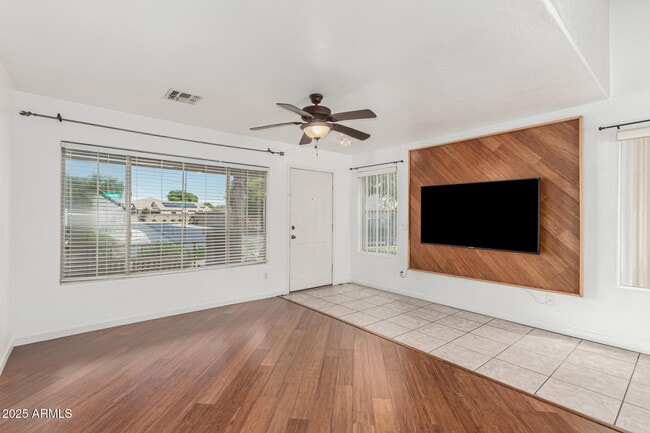 Building Photo - 12823 W Ash St