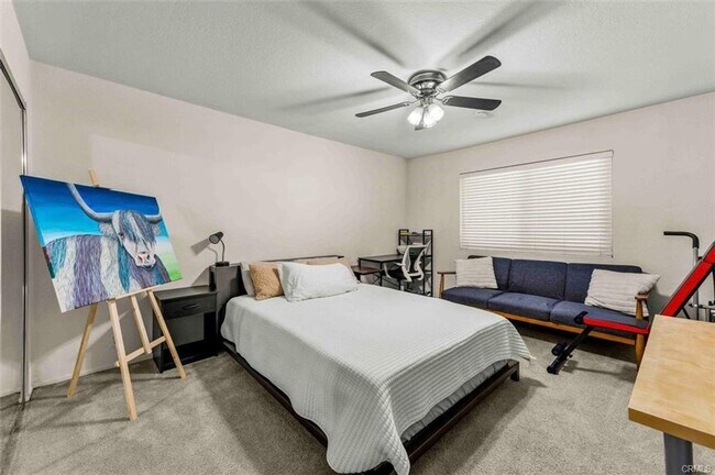 Building Photo - Resort-Style Living in Signal Hill - 2 Bed/2 Bath Condo for Lease