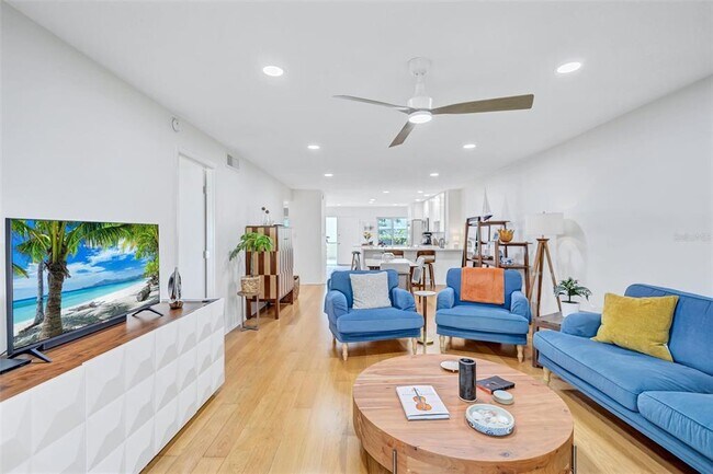 Building Photo - 1600 1st Ave W