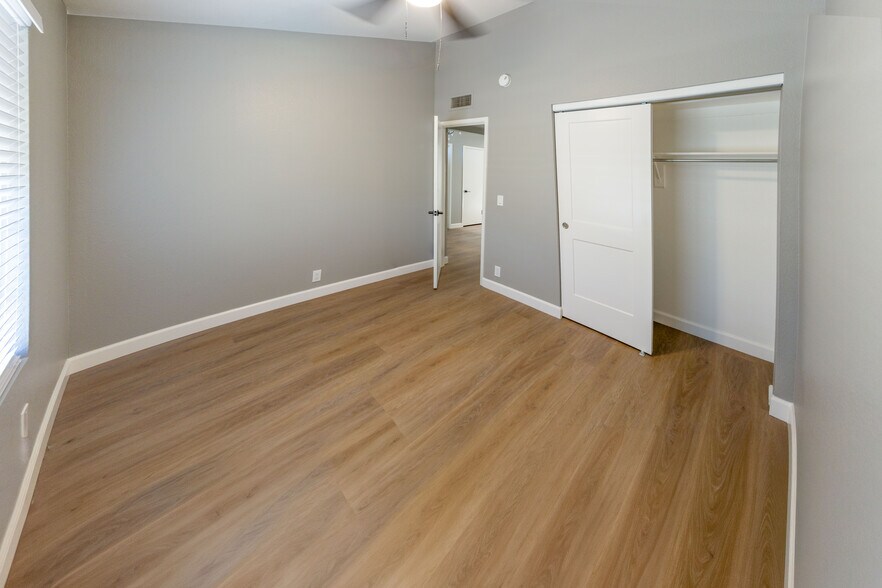 Building Photo - 6036 W Mescal St
