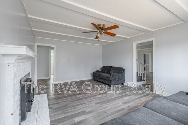 Building Photo - 1601 Lancashire Dr