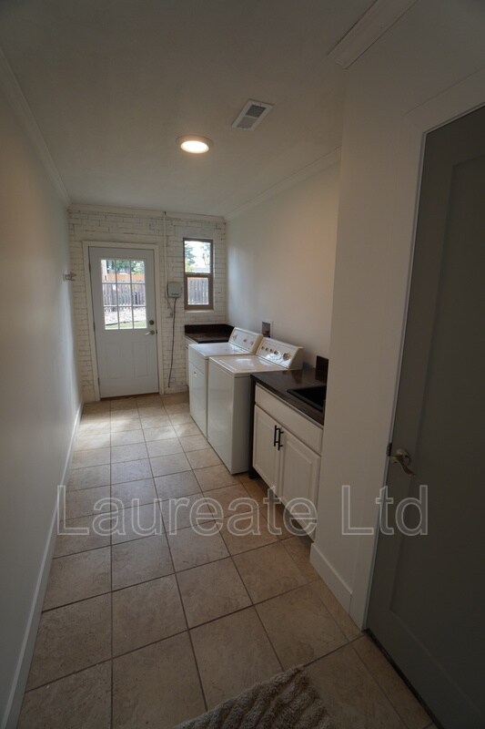 Building Photo - 5090 W 36th Ave