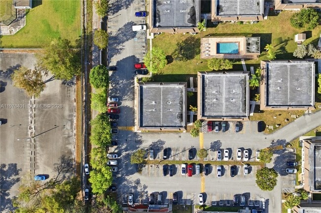 Building Photo - 6921 SW 129th Ave