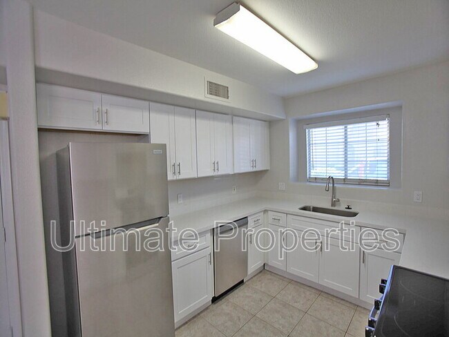 Building Photo - 12107 N 79th Dr