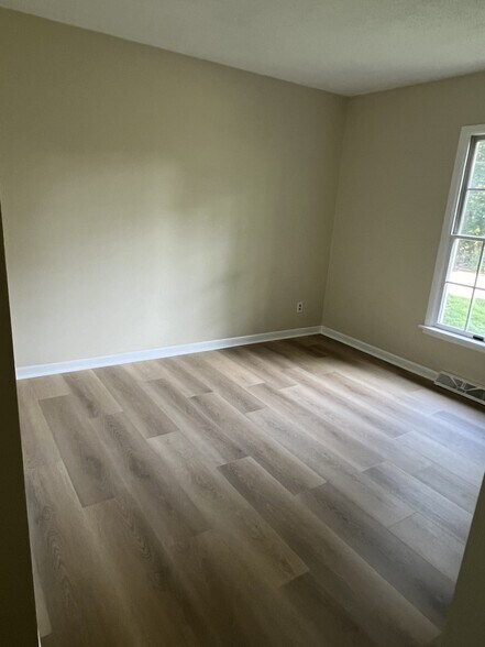 Building Photo - 51 Powell Ave