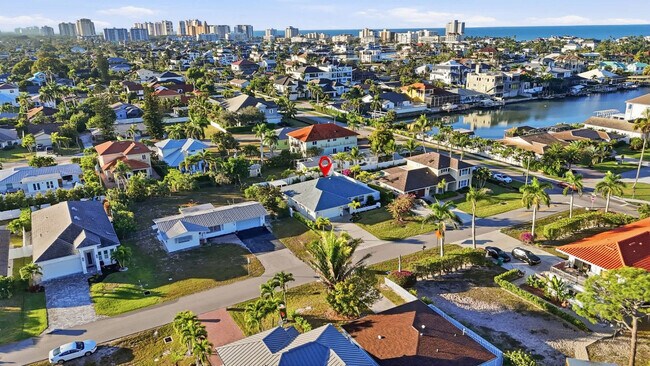 Building Photo - 510 106th Ave N