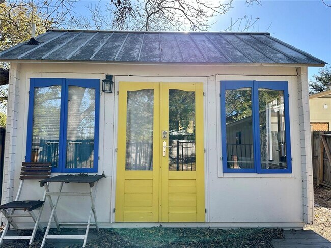 Building Photo - 2507 East Side Dr