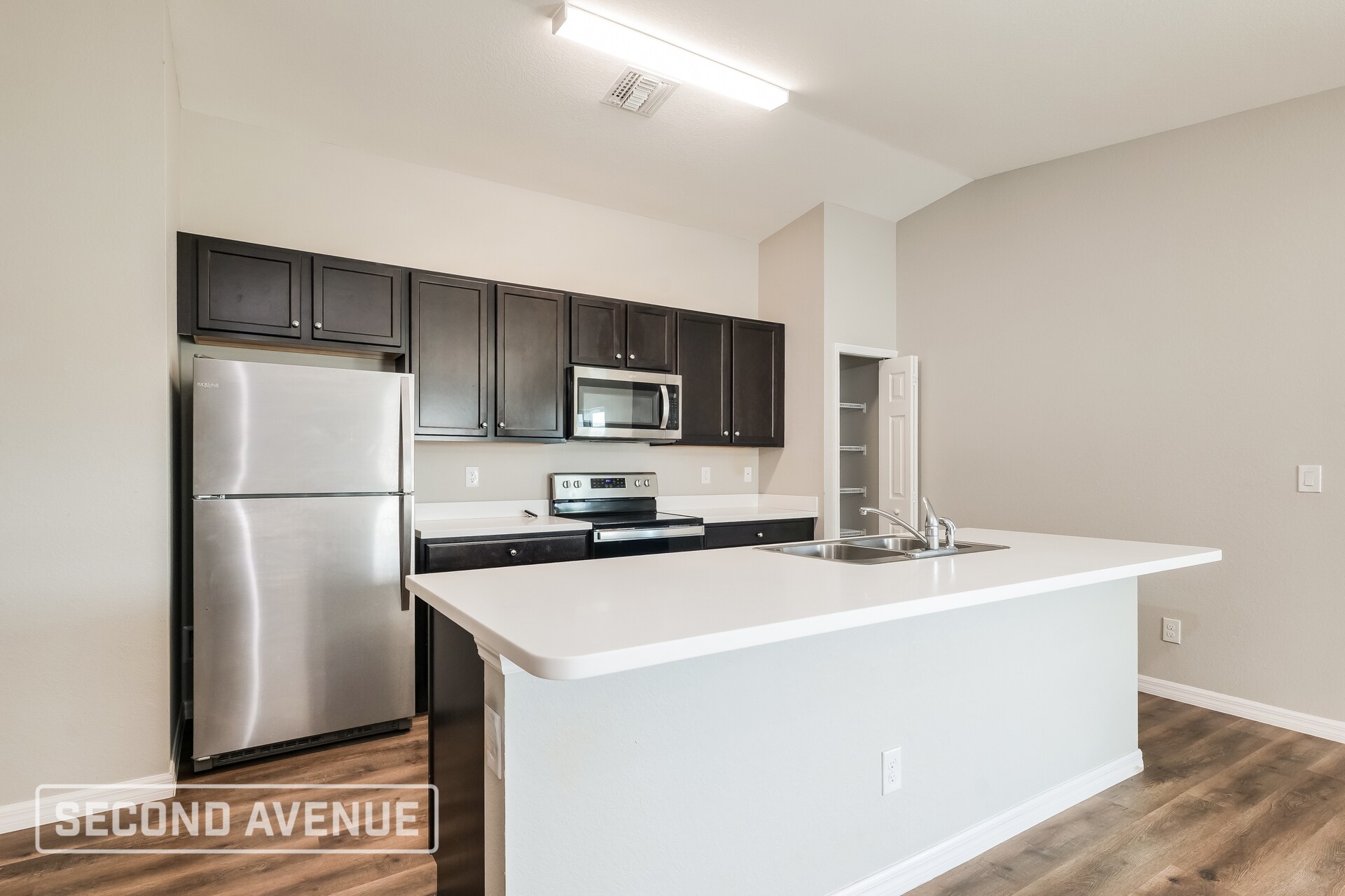 Building Photo - 1013 NE 2nd Ave