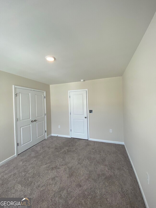 Building Photo - 1182 Westhampton Wy
