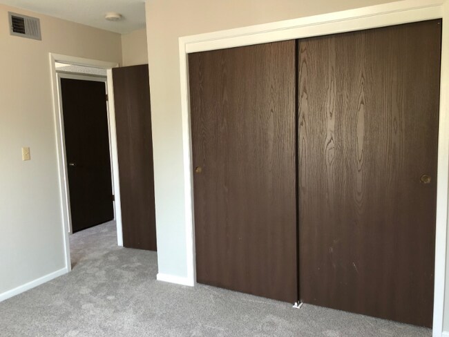 Building Photo - 1730 NW Pine Rd