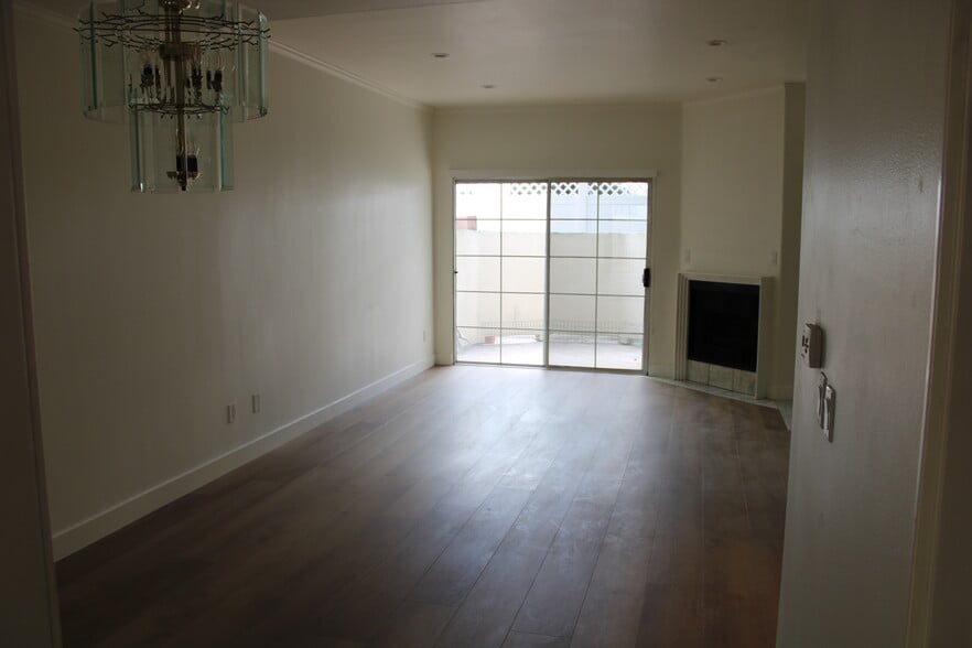 Building Photo - 5145 Yarmouth Ave
