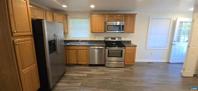 Building Photo - 3600 Green Creek Rd