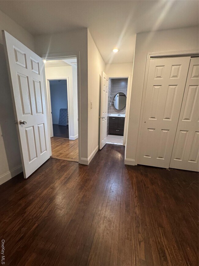 Building Photo - 156-49 76th St