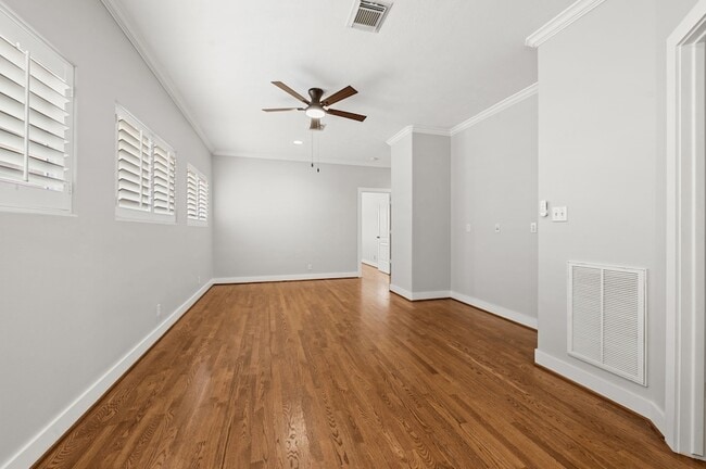 Building Photo - 1448 Nashua St
