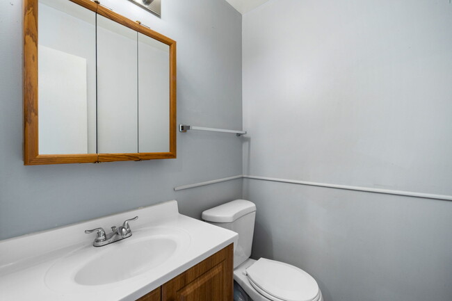 Building Photo - 3060 Winchester Ct W