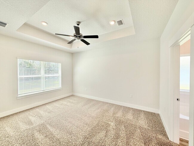 Building Photo - Stunning 4-Bedroom Home - Arbor Place