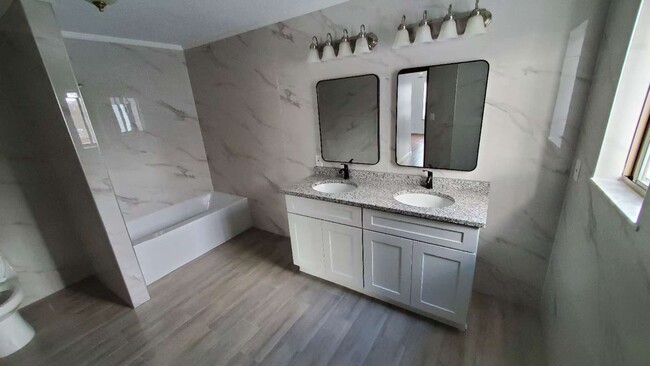 Building Photo - 2574 Cowall Dr