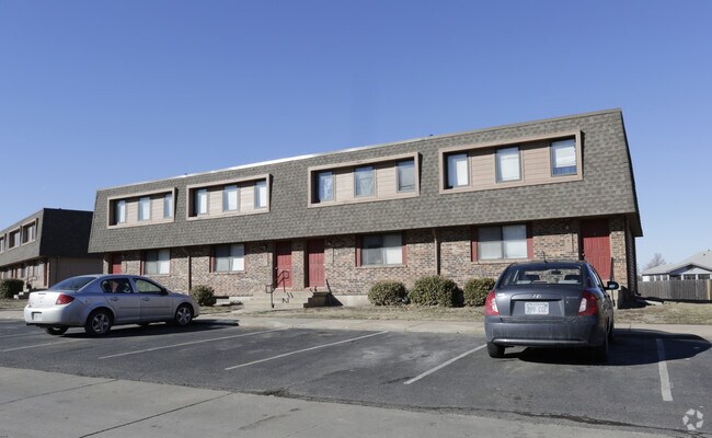 Building Photo - Sunset Townhomes