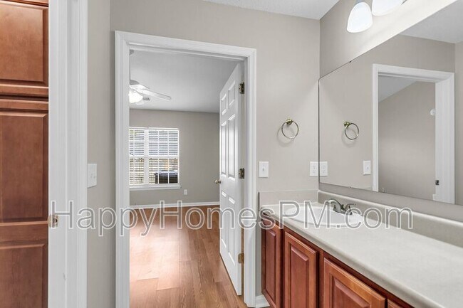Building Photo - 7359 Suncatcher Dr