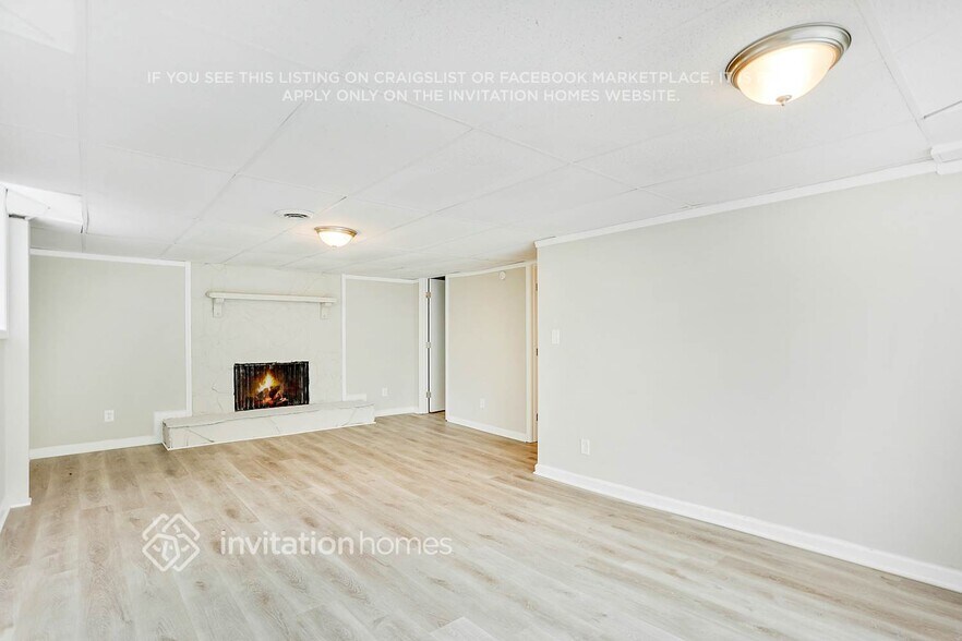 Building Photo - 6106 Shadow Glen Ct SW