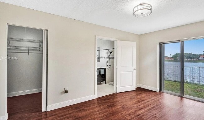 Building Photo - 8560 NW 193rd Ln
