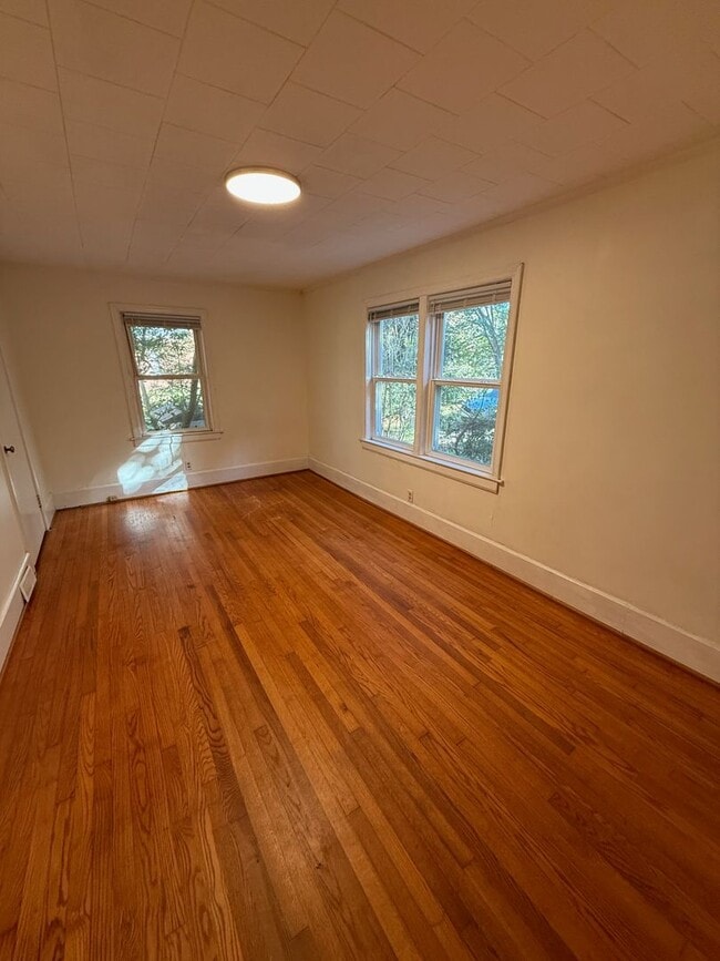 Building Photo - 3 Bedroom Ranch - Charming Country Living ...