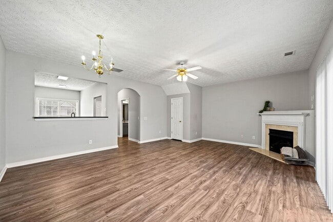Building Photo - 3-bedroom, 2.5-bath end-unit townhome in the Garrison Square