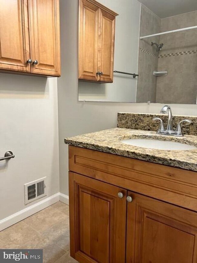 Building Photo - 9112 Cascus Dr