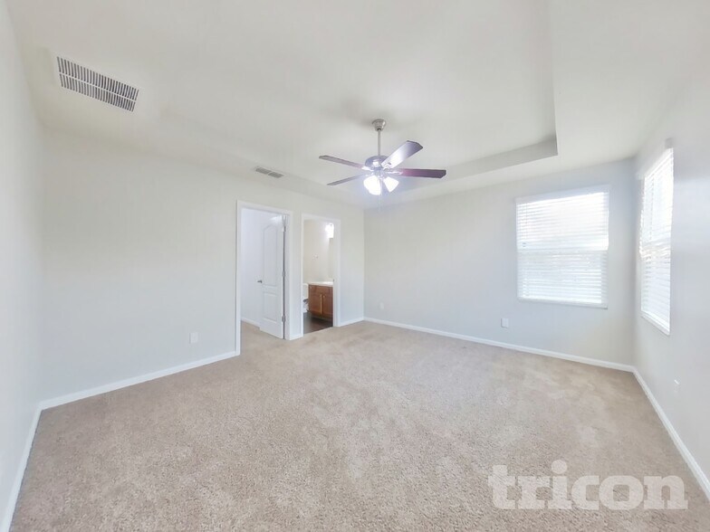 Building Photo - 9083 Kipper Dr