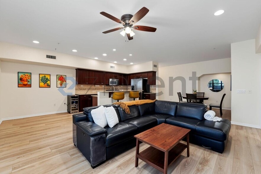 Building Photo - Unit 1167